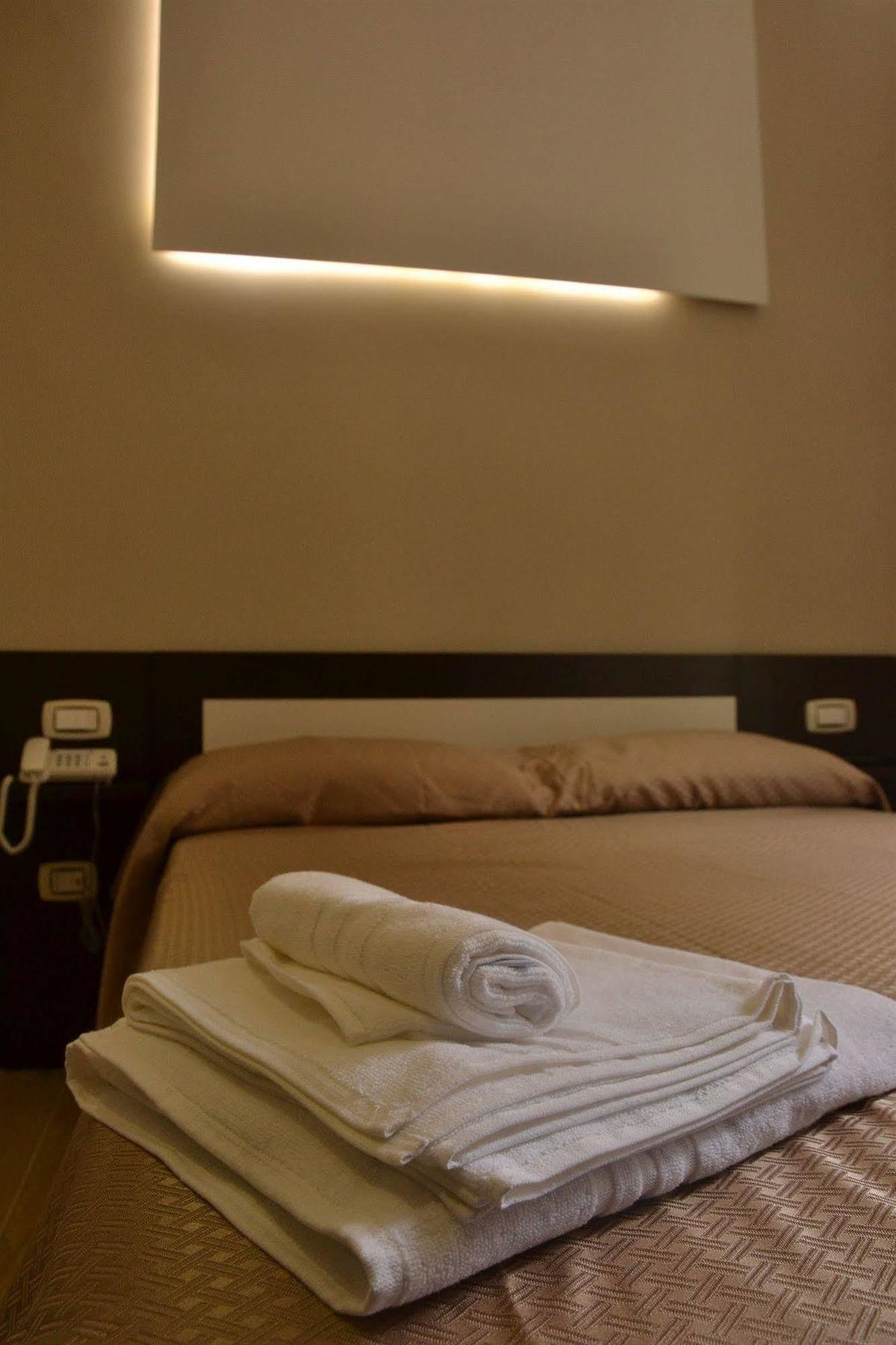 The Wesley Rome Hotell Exteriör bild